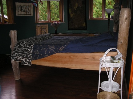 Amazing bed made from driftwood