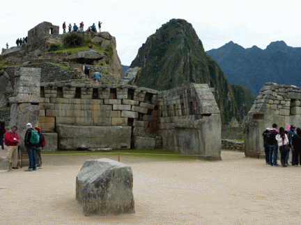 Wall showing earthquake damage